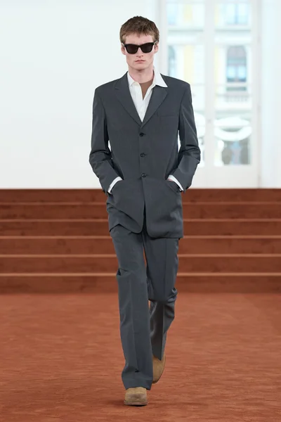 Look 5